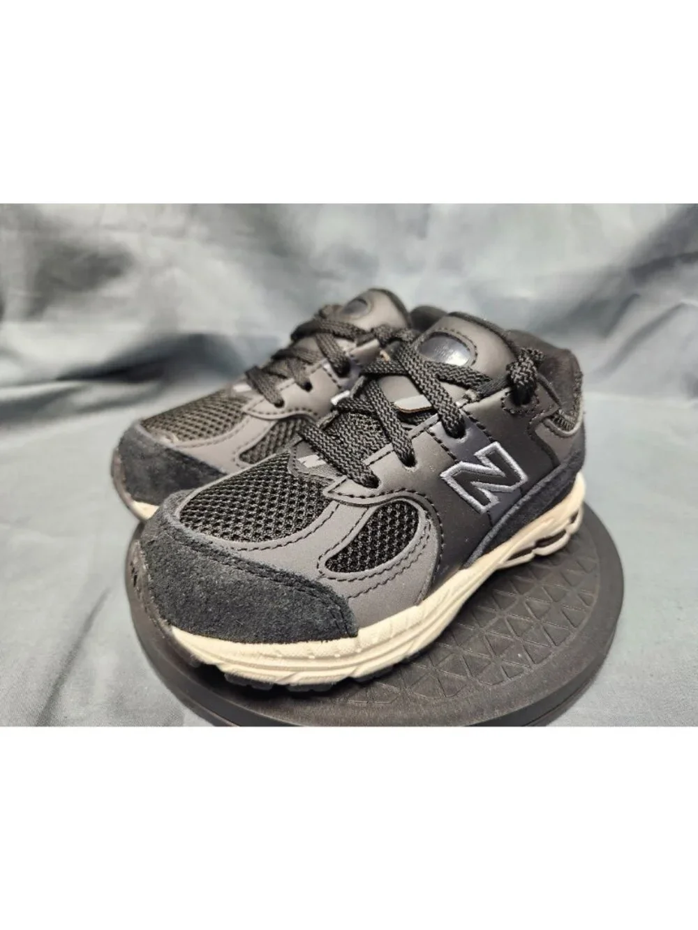 New Balance 2002 Sneakers PC2002BK Black Kids Size 12 NEW NO BOX!
